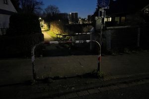 Beleuchtung Ein-/Ausgang_Fuß- und Fahradweg_Sintherner Bach,/Martinstraße
